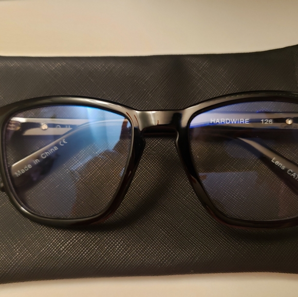 Quay Bluelight Glasses - Picture 1 of 1